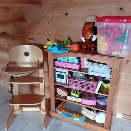 بيت للعطل Familial En Bois A 150 M De La *